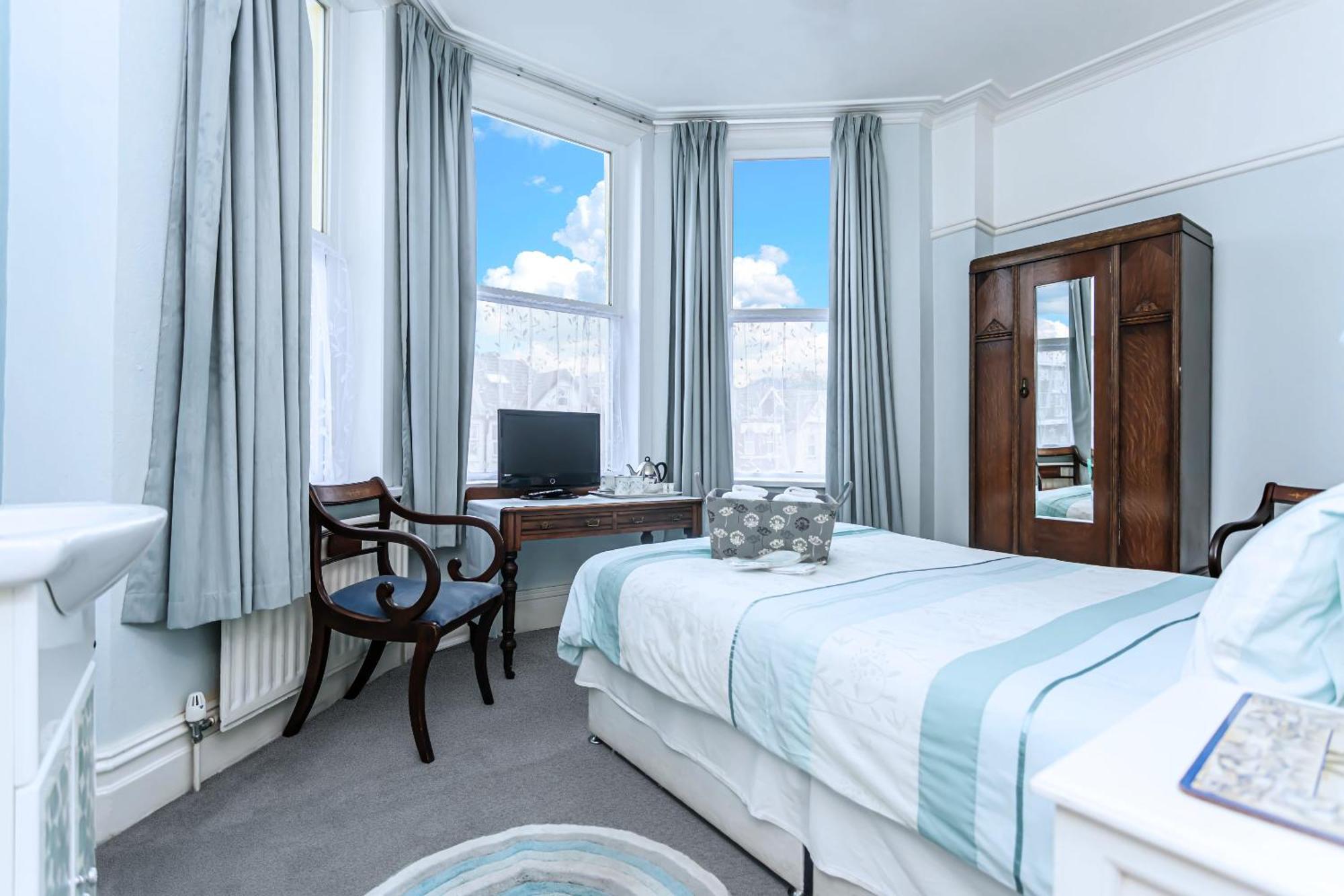 The Ravensbourne Hotel Борнмут Экстерьер фото