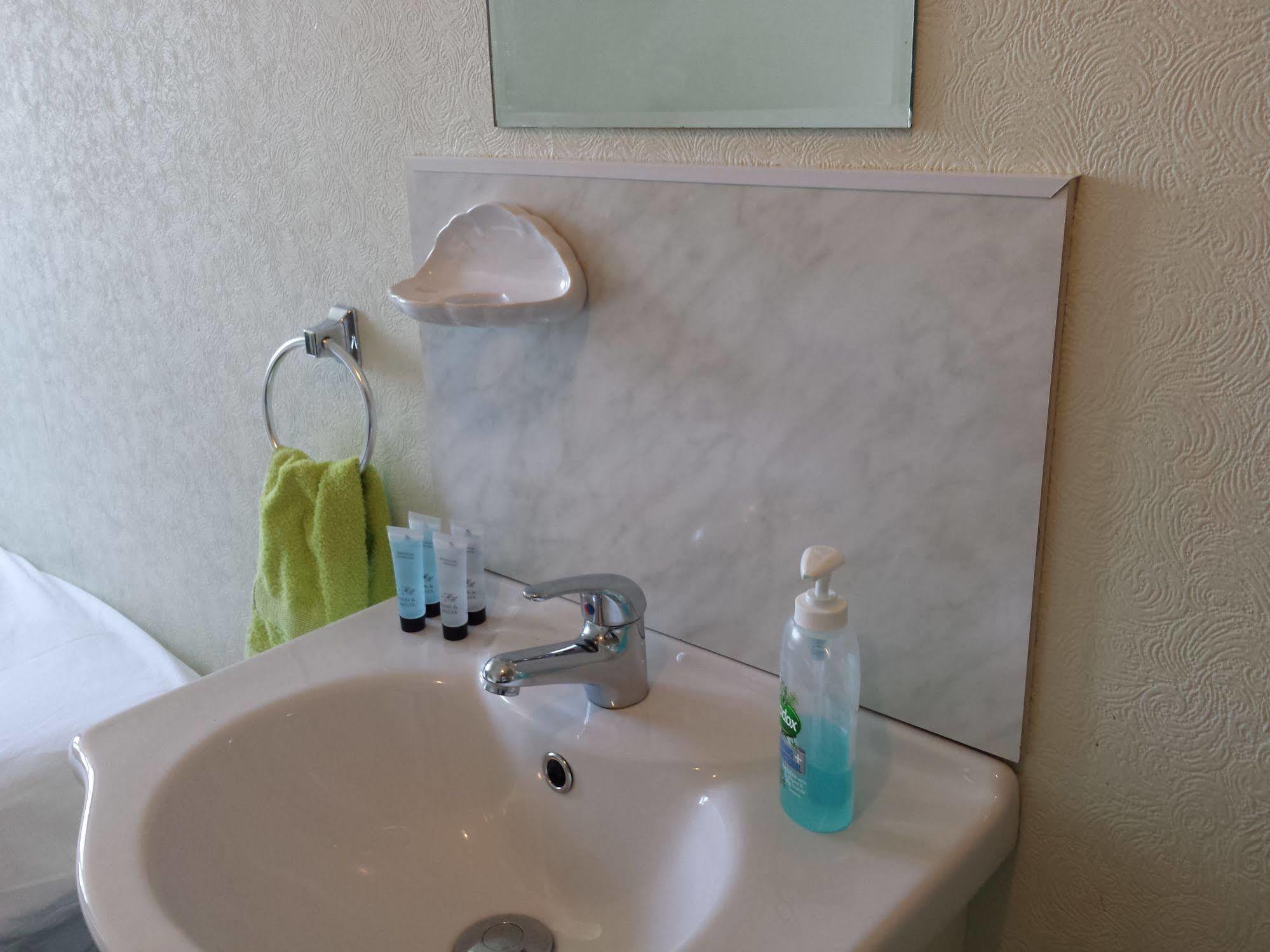 The Ravensbourne Hotel Борнмут Экстерьер фото